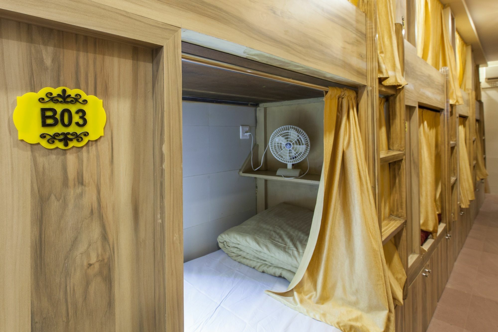 Abza Deluxe Dormitory Bombay Eksteriør billede